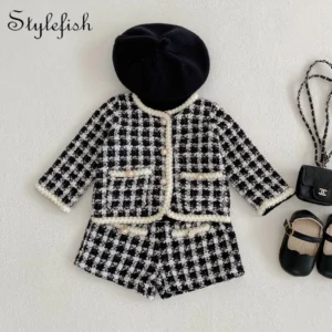 Spring And Autumn Black Plaid Long Sleeved